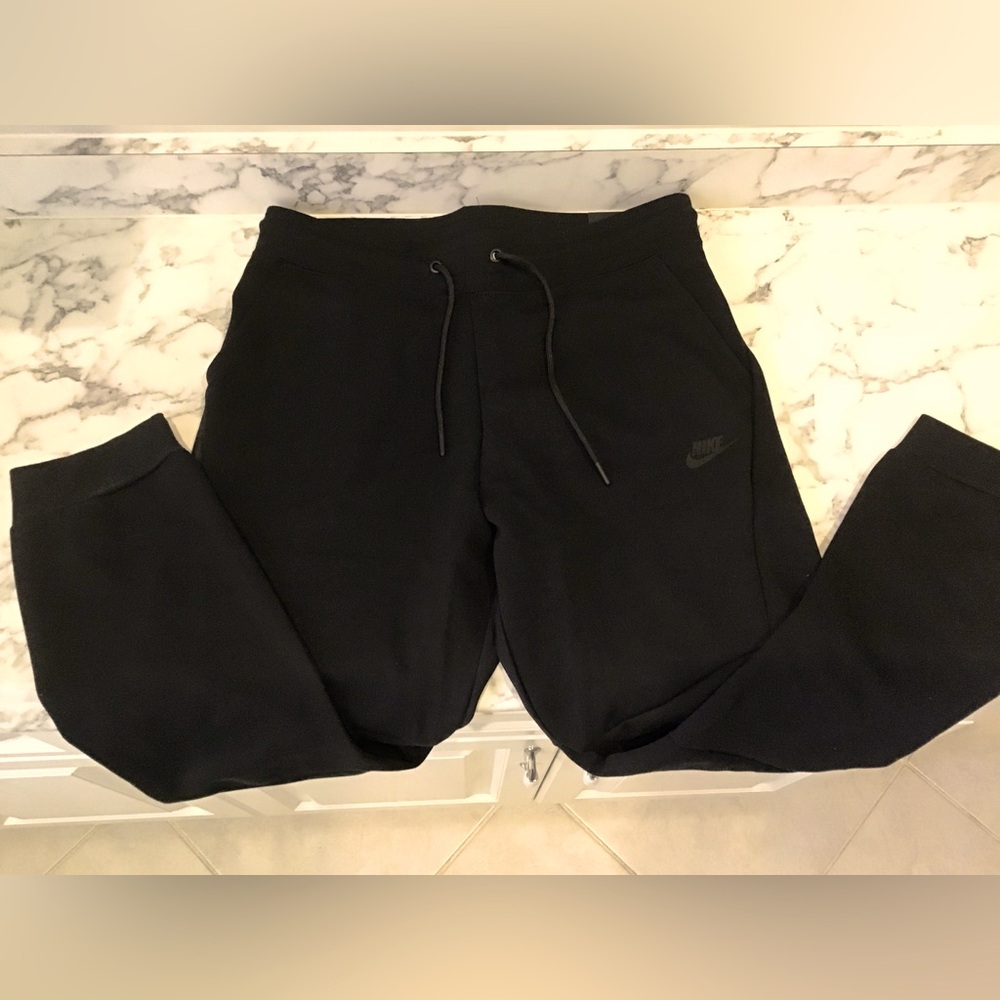Men’s Nike jogger, pant straight leg, regular length